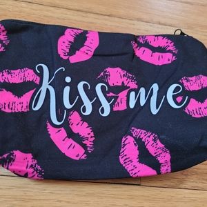 Brand New Make Up Bag - Kiss Me 💋😘